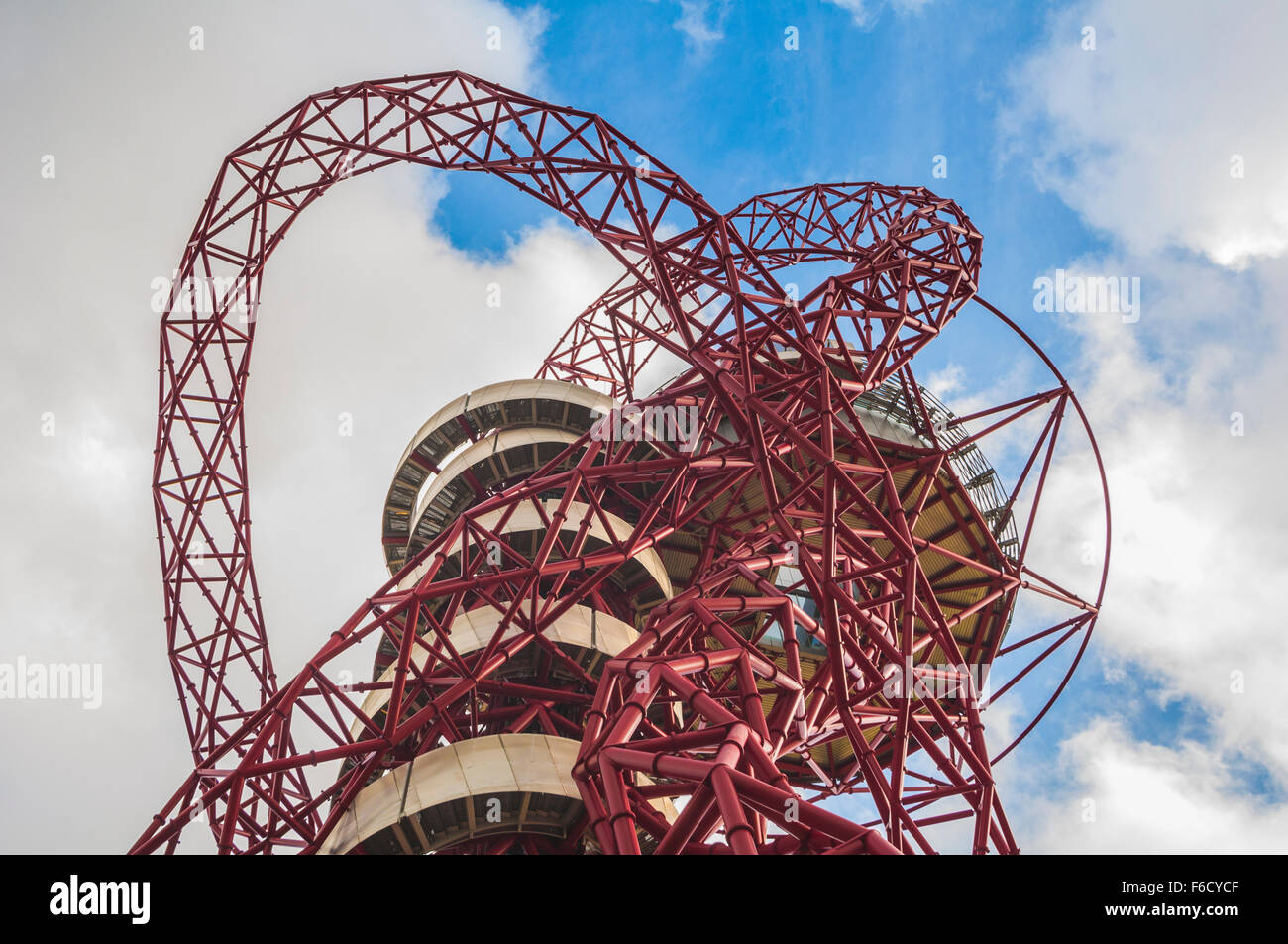 ArcelorMittal Orbit sculpture et tour d'observation par Anish Kapoor et Cecil Balmond, Queen Elizabeth Olympic Park, Stratford, East London, Angleterre Banque D'Images