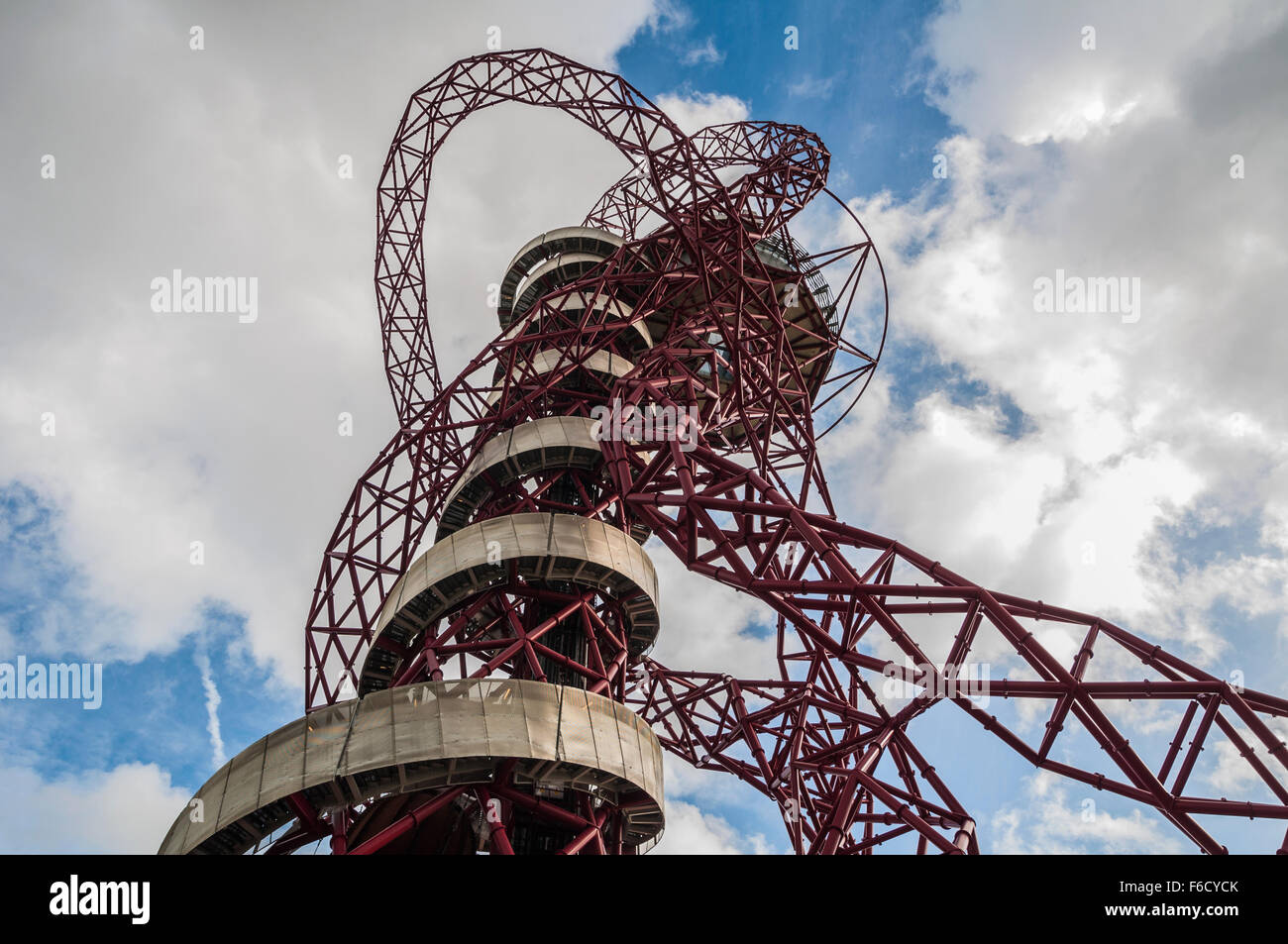 ArcelorMittal Orbit sculpture et tour d'observation par Anish Kapoor et Cecil Balmond, Queen Elizabeth Olympic Park, Stratford, East London, Angleterre Banque D'Images