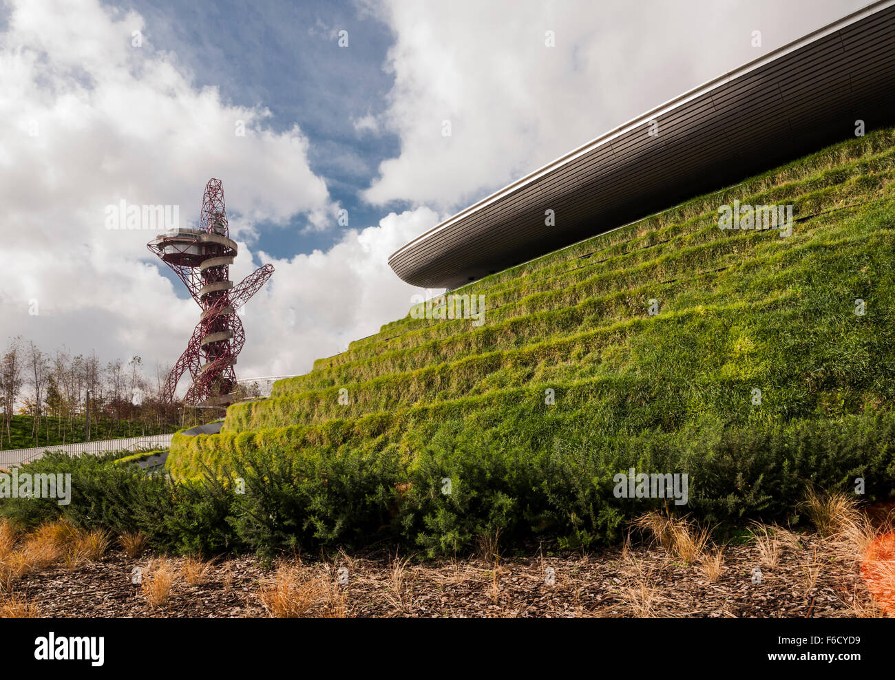 ArcelorMittal Orbit sculpture et tour d'observation par Anish Kapoor et Cecil Balmond, Queen Elizabeth Olympic Park, Stratford, East London, Angleterre Banque D'Images