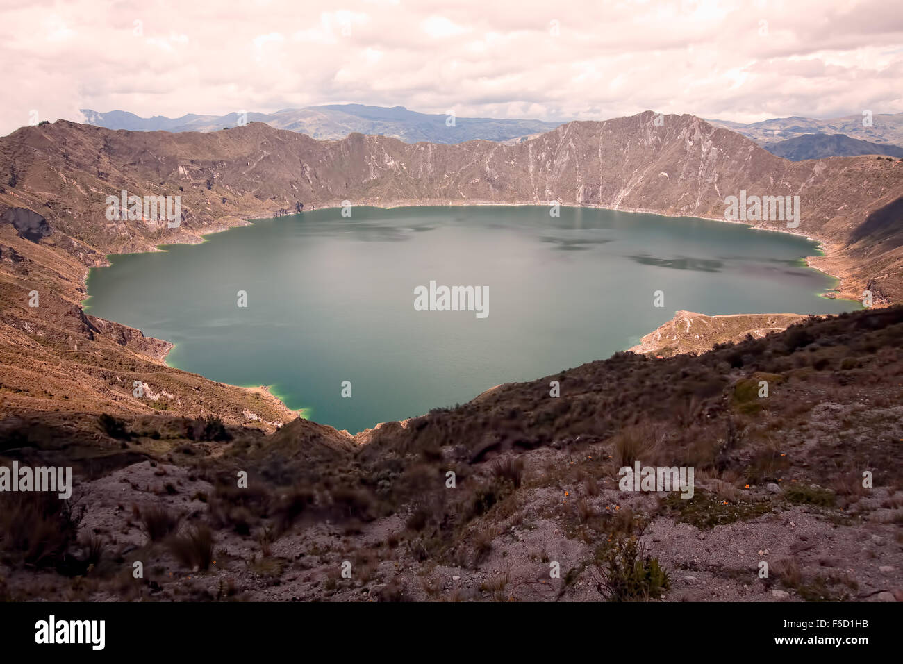 Lac de cratère Quilotoa, dans les montagnes des Andes, en Équateur, en Amérique du Sud Banque D'Images