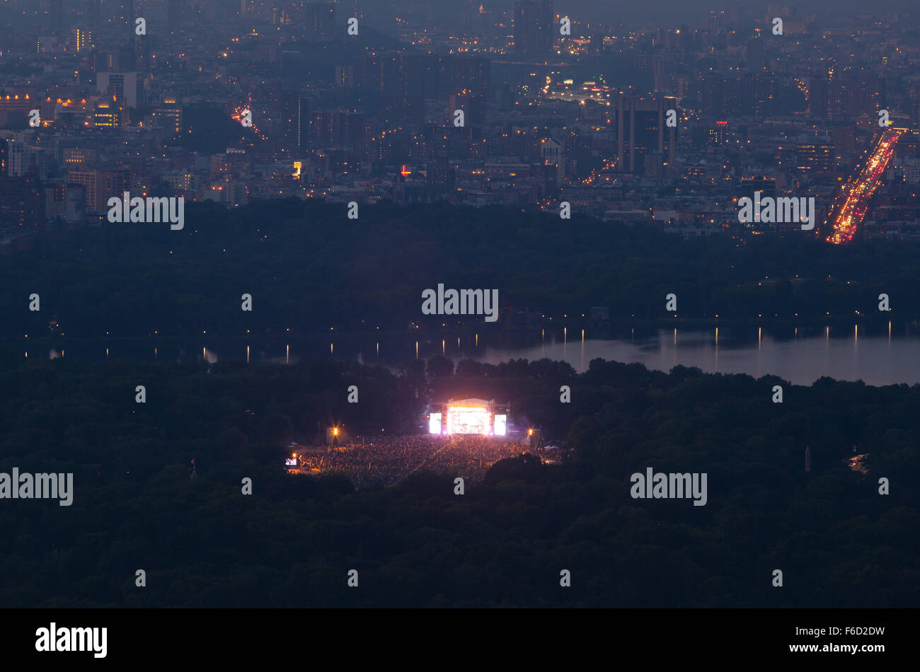 Vue aérienne de Central Park avec un concert à New York. Banque D'Images