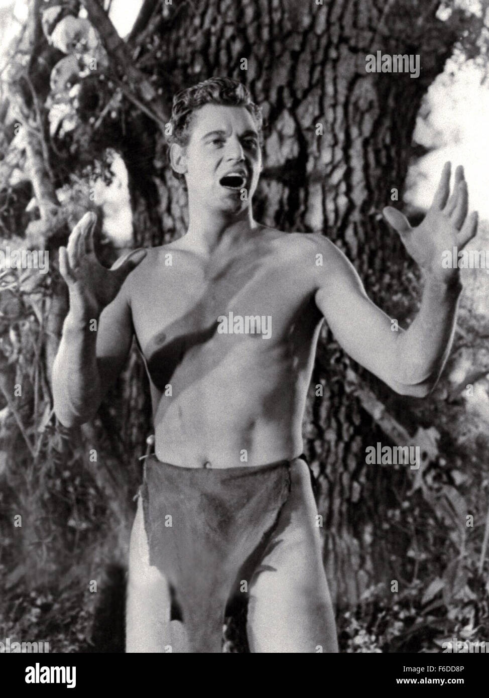 Publié : Mar 25, 1932 - Film Original Title : Tarzan Ape le Man. Sur la photo : Johnny Weissmuller. Banque D'Images