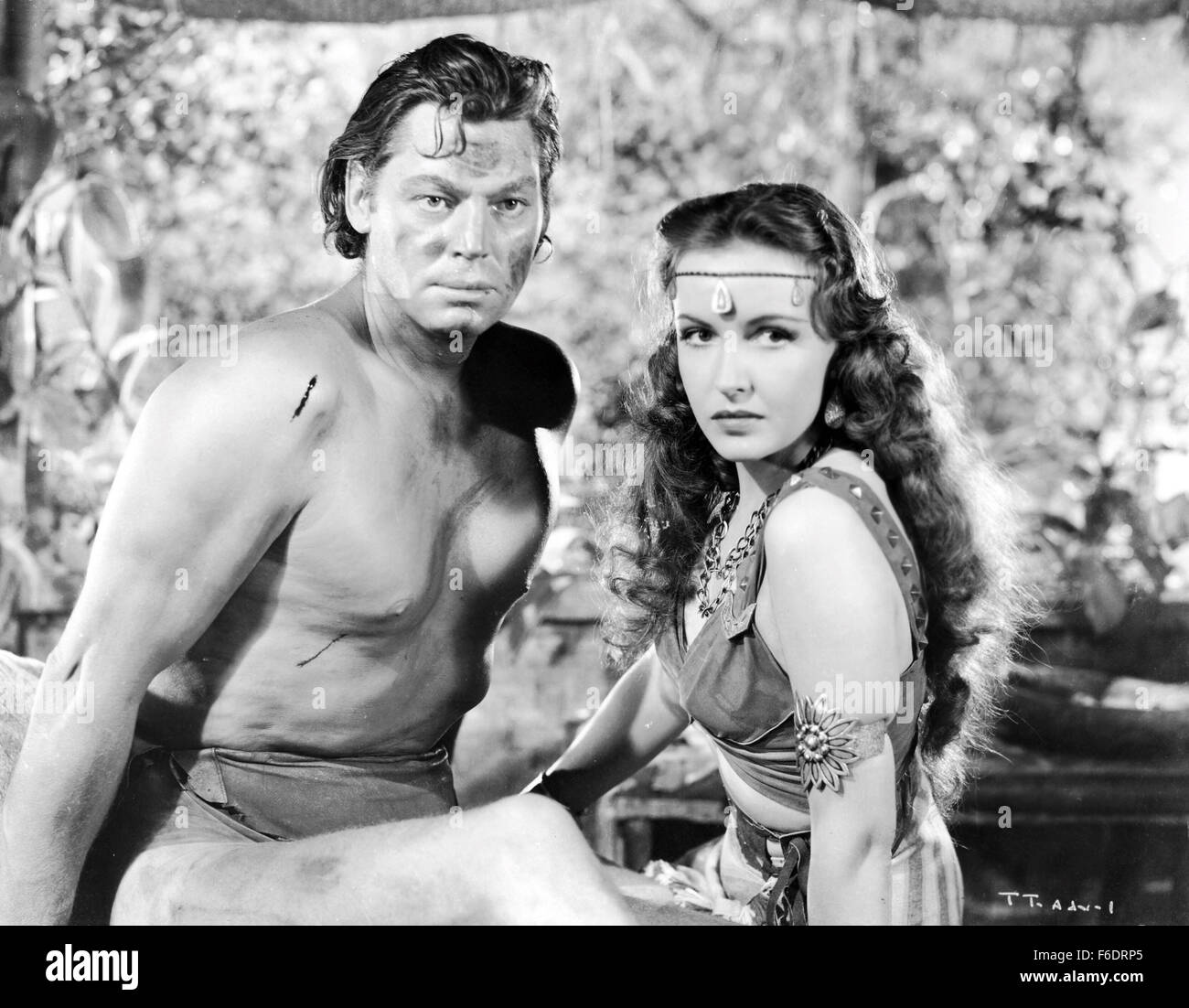 Tarzan Johnny Weissmuller En Francais Film Complet Gratuit Youtube Tarzan weissmuller Banque de photographies et d'images à haute résolution -  Alamy