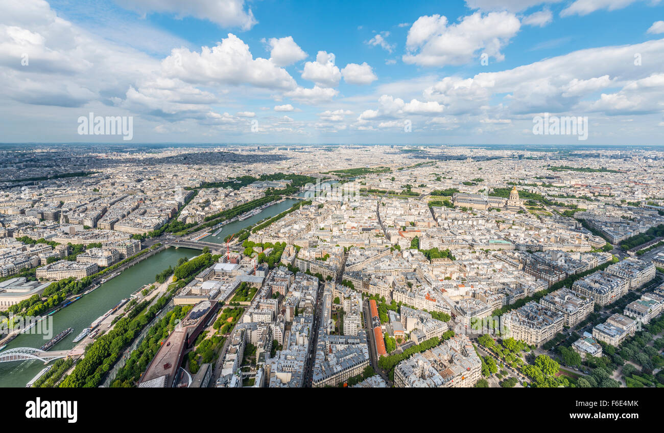 Voir l'échelle de la ville de La Tour Eiffel, Seine, ParisIle-de-France, France Banque D'Images
