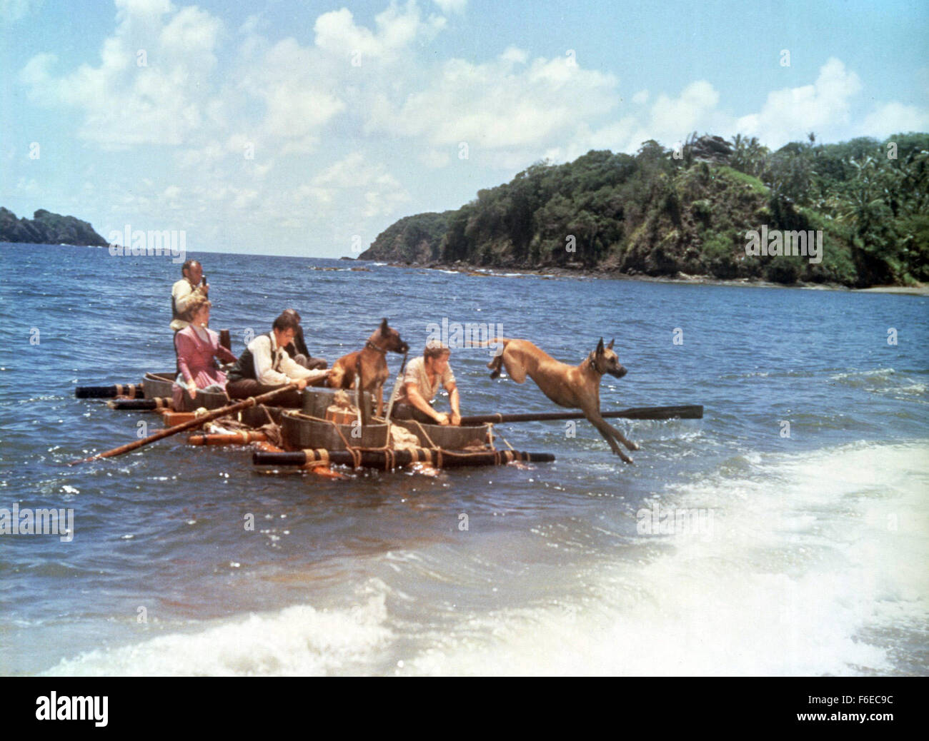 Dec 10, 1960 ; Hollywood, CA, USA ; Scène de la famille 'aventure "Swiss Family Robinson'' réalisé par Ken Annakin. Banque D'Images