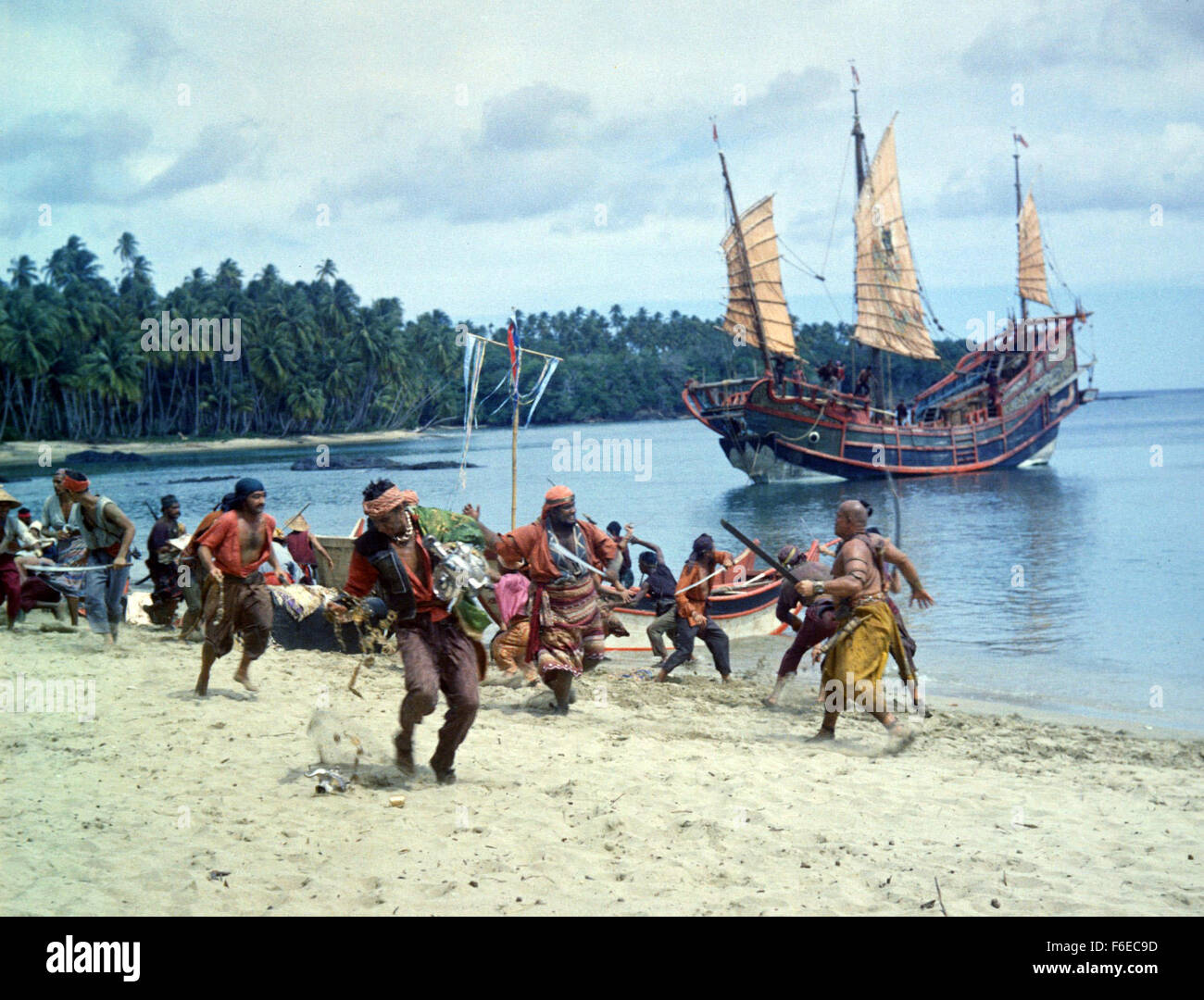 Dec 10, 1960 ; Hollywood, CA, USA ; Scène de la famille 'aventure "Swiss Family Robinson'' réalisé par Ken Annakin. Banque D'Images