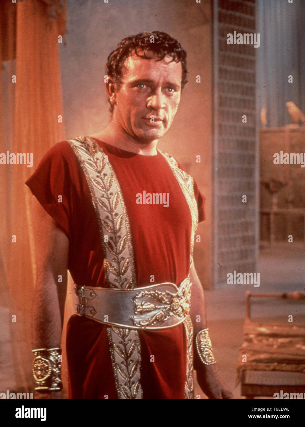 Jun 12, 1963 ; Los Angeles, CA, USA ; l'Acteur RICHARD BURTON stars comme Marc Antoine dans la 20th Century Fox, 'classique' Cléopâtre. Banque D'Images