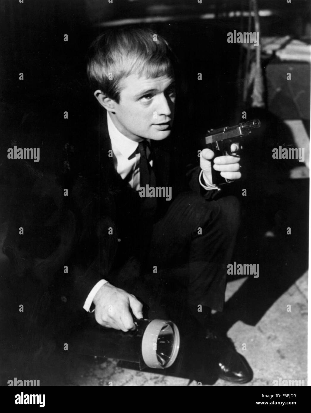 Oct 14, 1966 ; Los Angeles, CA, USA ; DAVID MCCALLUM Illya Kuryakin stars comme dans la comédie crime d'action 'l'un de nos espions est mort' réalisé par E. Darrell Hallenbeck. Banque D'Images