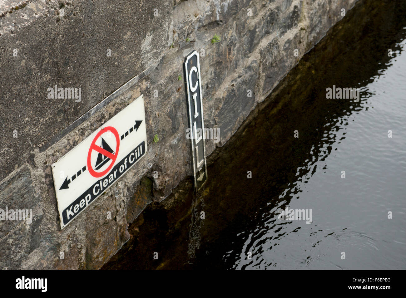 Close up image d'un signe sur l'avertissement de Cill Caledonian Canal à Banavie, près de Fort William. Banque D'Images