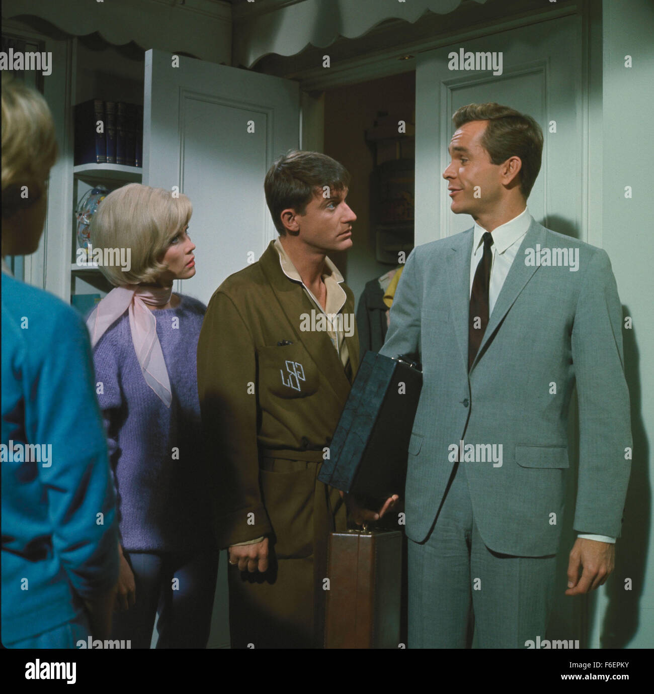 02 déc., 1965 ; Los Angeles, CA, USA ; une scène de 'Que Darn Cat'. Réalisé par Robert Stevenson. Banque D'Images