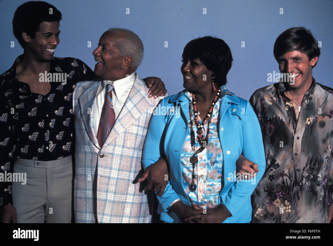 DATE DE SORTIE : Septembre 29, 1976. Titre du film : Norman est que vous. STUDIO : Metro-Goldwyn-Mayer (MGM). PLOT : . Sur la photo : REDD FOXX comme Ben Chambers, Dennis Dugan comme Garson Hobart et PEARL BAILEY comme Beatrice Chambres. Banque D'Images