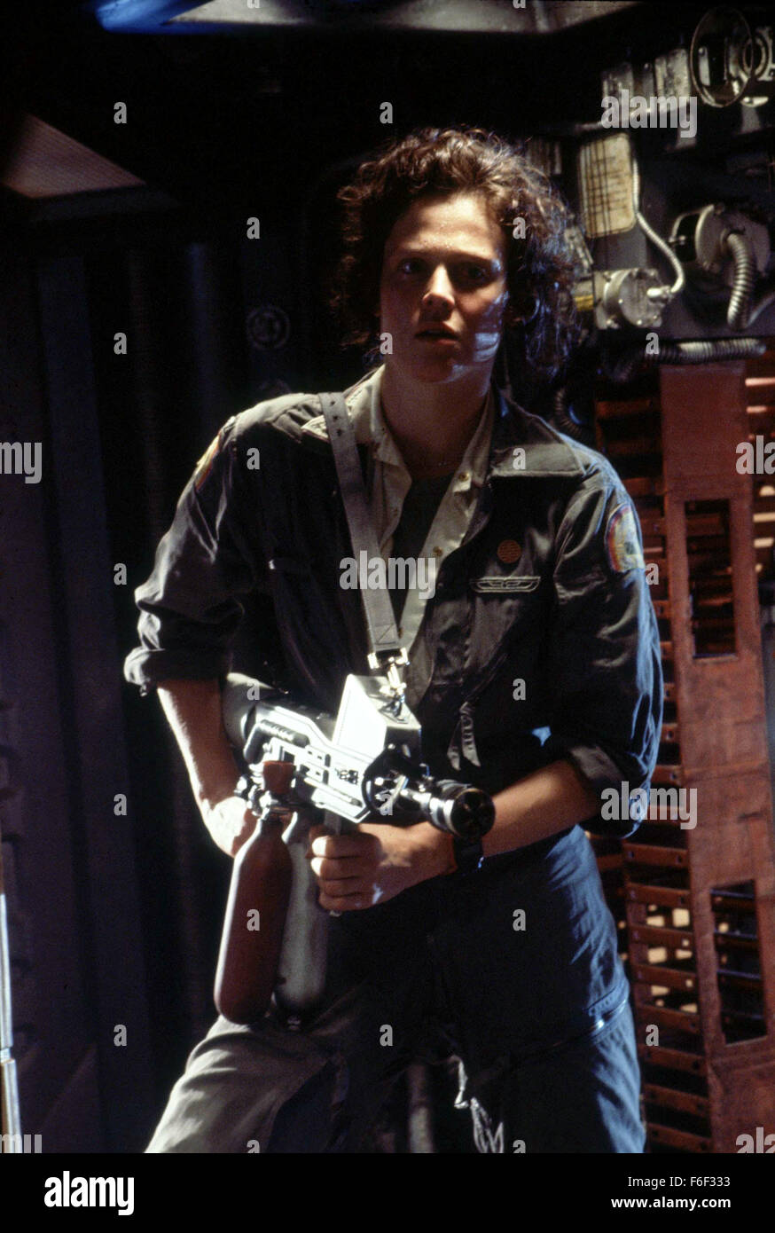 Aug 13, 1979 ; Londres, Royaume-Uni ; Sigourney Weaver stars comme Ripley dans le thriller de science-fiction "étranger : l'administration Cut' réalisé par Ridley Scott. Banque D'Images