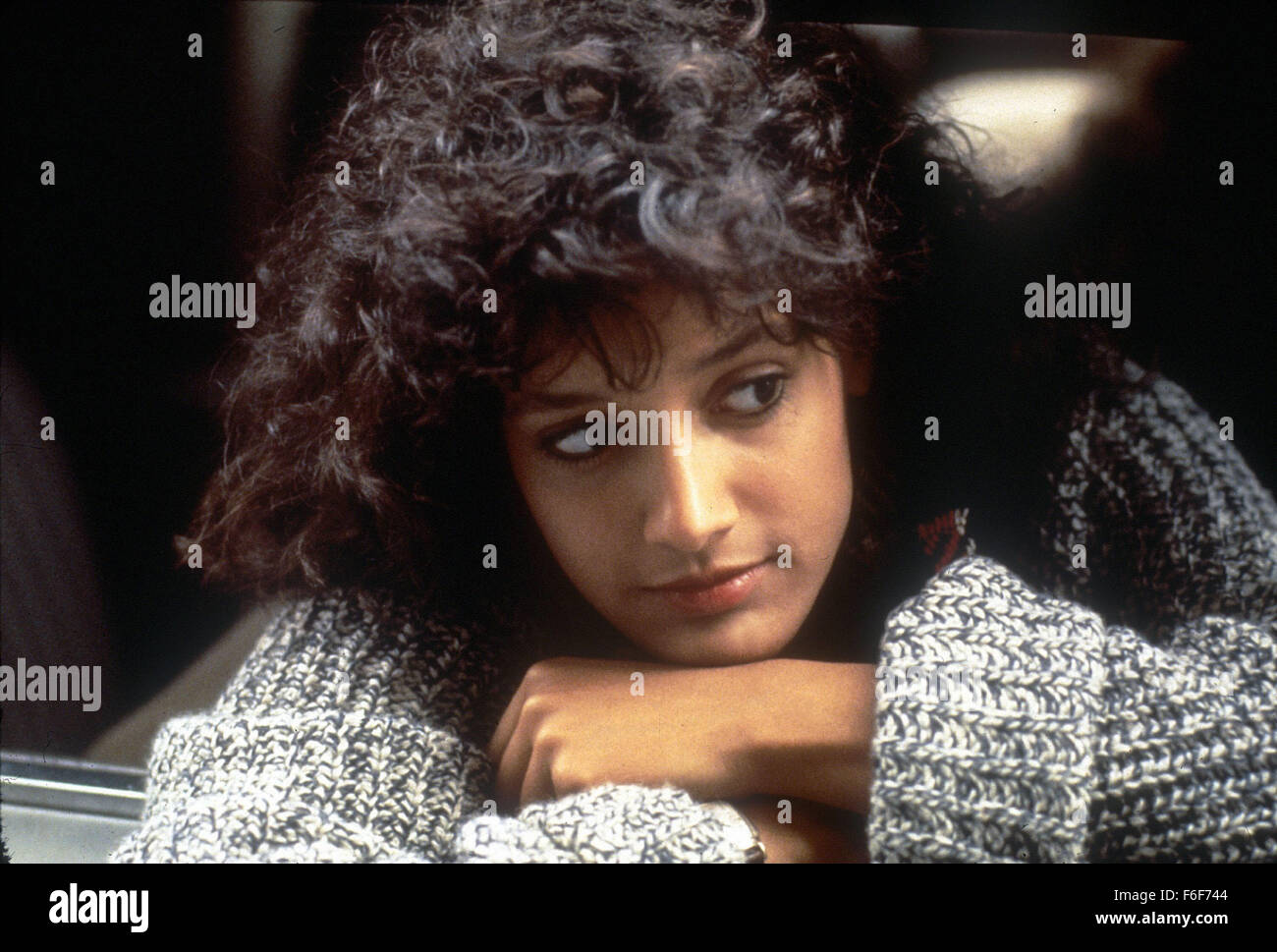 DATE DE SORTIE : 15 avril 1983 TITRE DE LA VIDÉO : Flashdance Réalisateur : Adrian Lyne Studio : Paramount Pictures PLOT : Alex Owens est un travailleur en acier : dynamo féminin par jour, danseuse exotique la nuit. Son rêve est d'entrer dans une véritable compagnie de danse, bien que, et avec les encouragements de son patron/petit ami, elle peut obtenir sa chance sur la photo : Jennifer Beals stars comme Alex Owens (crédit Image : c Paramount Pictures/photos) Banque D'Images