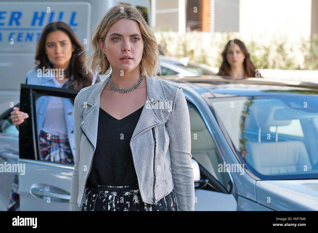 PRETTY LITTLE LIARS : DON'T LOOK NOW 2010- Disney Enterprises séries télé avec Shay Mitchell, Ashley Benson, Troian Bellisario Banque D'Images