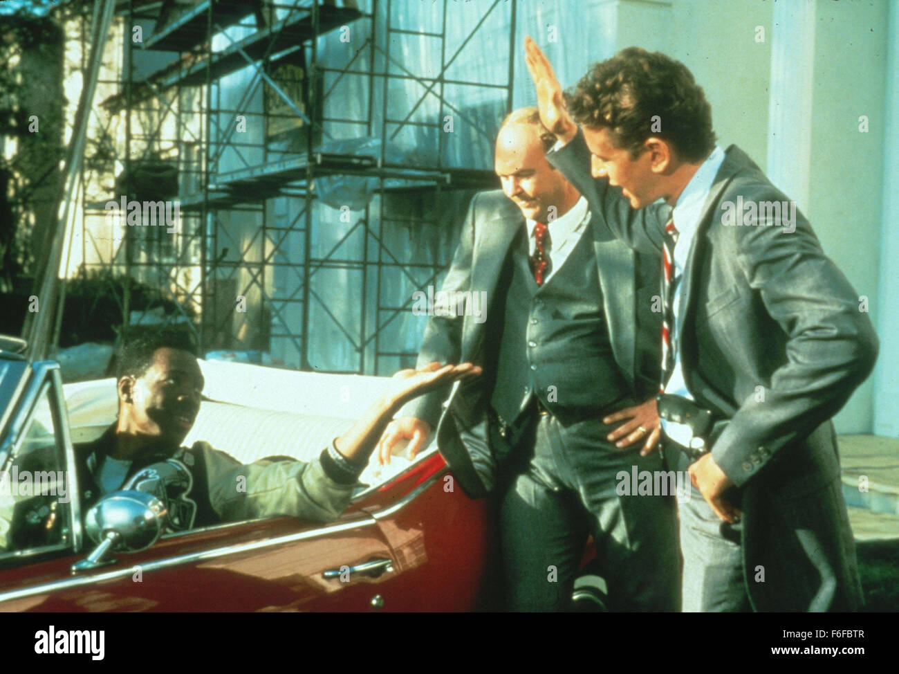 Déc 05, 1984 ; Los Angeles, CA, USA ; acteur Eddie Murphy stars comme Det. Axel Foley, John Ashton, le Sgt. John Taggart et juge REINHOLD comme Det. Billy Rosewood dans la comédie de la Paramount, "Beverly Hills Cop." réalisé par Martin Brest. Banque D'Images