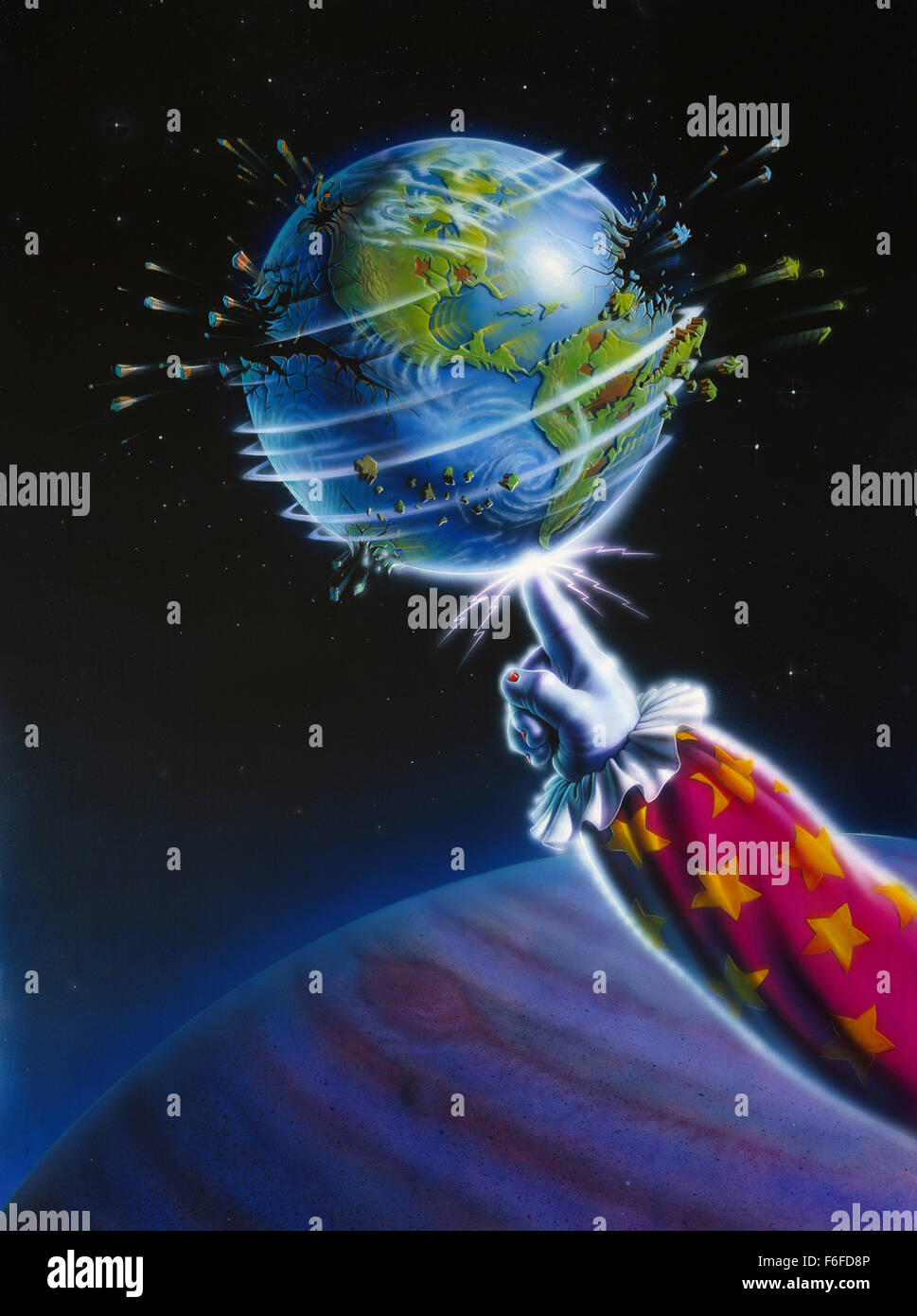 DATE DE SORTIE : Mai 27, 1988. Titre du film : Killer Aaahhh de l'espace extra-atmosphérique. STUDIO : MGM. Résumé : Quand une petite ville est envahie par des extraterrestres venus de l'espace qui capturent et tuent les habitants, personne ne les prend au sérieux. Pourquoi ? Tous les extraterrestres ressemblent à des clowns de cirque, utiliser des armes qui ont l'air comme clown, et tous ont peint sur des sourires. Seul un petit nombre des jeunes dans la ville prendre conscience du danger et bien sûr, personne ne les croit. Armé d'un camion de crème glacée ils essayer de sauver leurs amis. Sur la photo : Film l'art. Banque D'Images