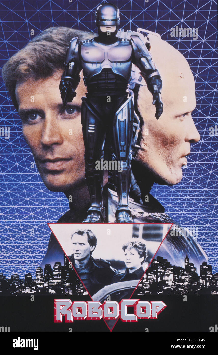 Mai 17, 1987, Dallas, TX, USA ; Photo : Une illustration de 'RoboCop', un film de 1987 réalisé par Paul Verhoeven avec PETER WELLER, RoboCop et NANCY ALLEN en tant qu'officier Anne Lewis. Banque D'Images