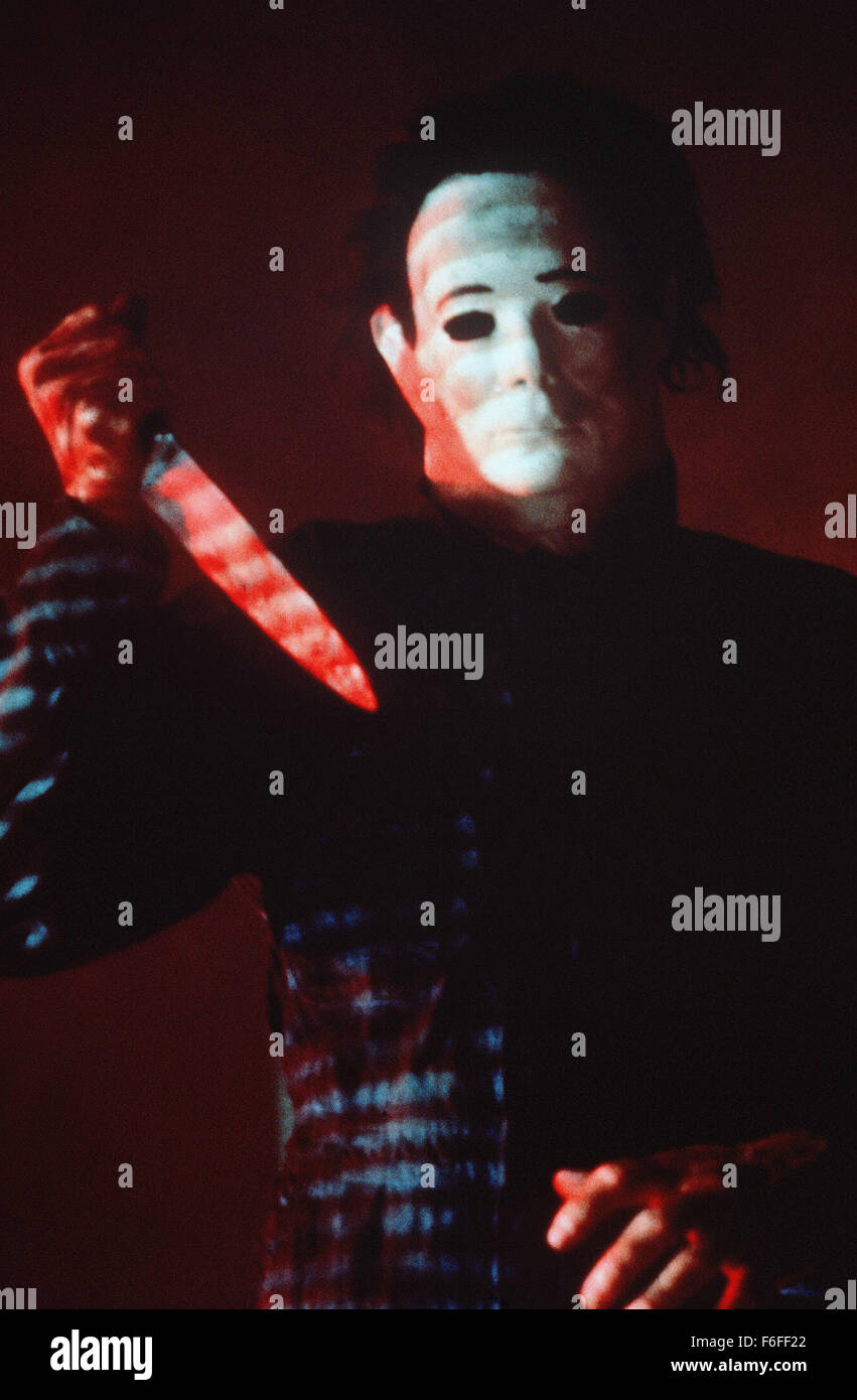 Oct 21, 1988 ; Salt Lake City, Utah, USA ; DATE DE SORTIE : Octobre 21, 1988. Réalisateur : Dwight H. Little. STUDIO : Magnum Photos Inc. Résumé : Dix ans après son premier massacre, le Michael Myers non valide se réveille et retourne à Haddonfield pour tuer ses sept ans, nièce de l'Halloween. Le Dr Loomis peut l'arrêter ? Sur la photo : l'acteur George P. WILBUR comme Michael Myers. Banque D'Images