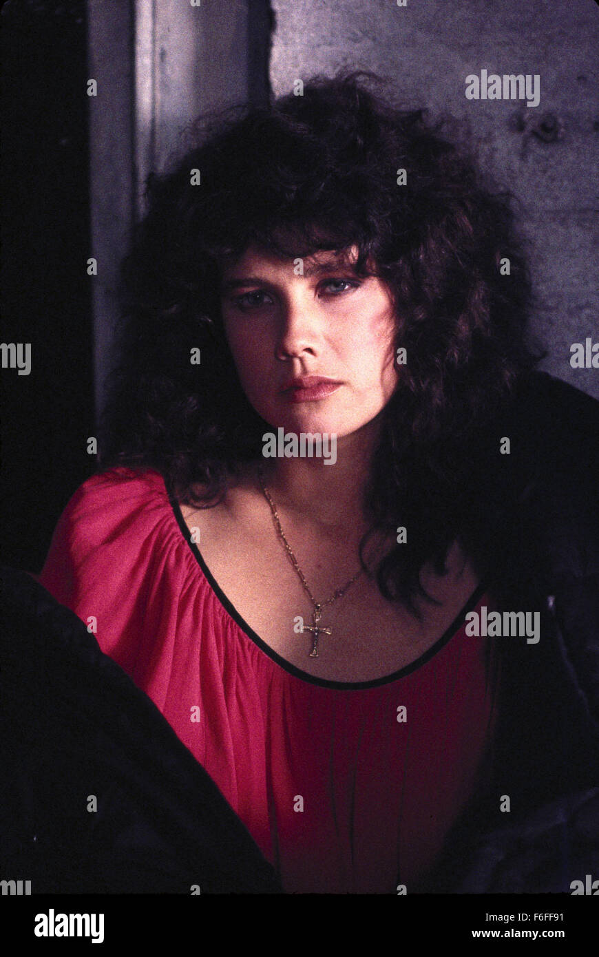 Nov 15, 1988 ; Hollywood, CA, USA ; Image de Donald P. Bellisario directeur 'thriller de Last Rites' avec DAPHNE ZUNIGA. Banque D'Images