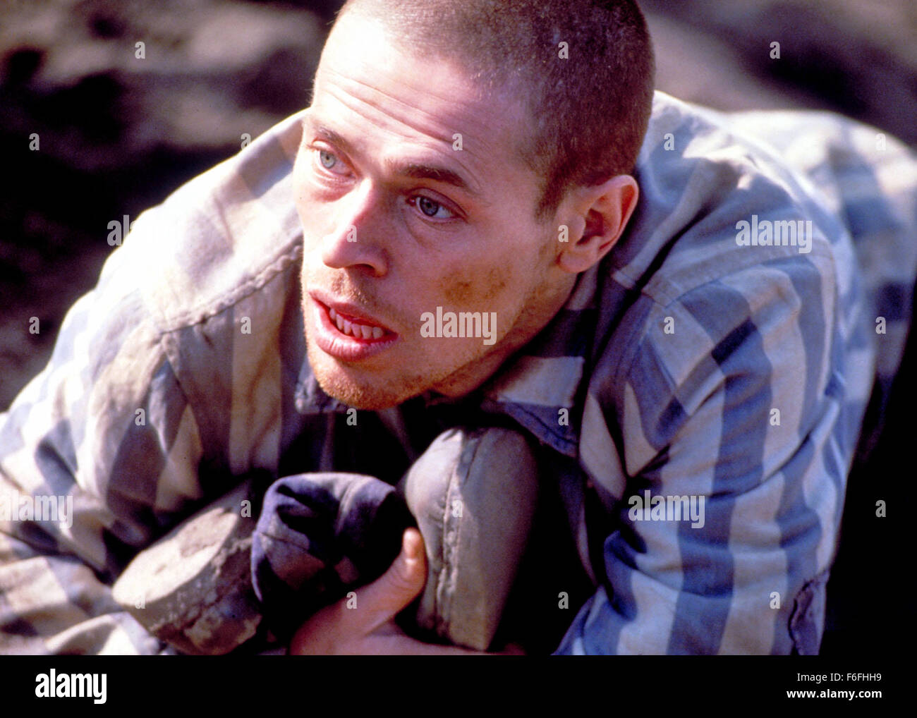 DATE DE SORTIE : 8 décembre 1989. Titre du film : triomphe de l'esprit. STUDIO : Nova International Films. PLOT : Fait d'après l'histoire d'un ancien boxeur olympique grec qui a été fait prisonnier pendant la seconde guerre mondiale et placés dans le camp de prisonniers d'Auschwitz. Il y a été autorisé à survivre aussi longtemps qu'il a lutté pour l'amusement de ses ravisseurs. Sur la photo : Willem Dafoe comme Salamo Arouch. Banque D'Images