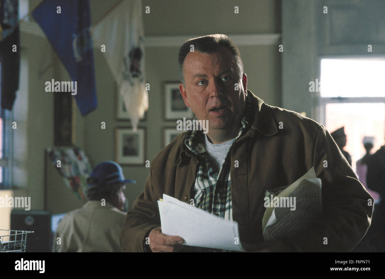 DATE DE SORTIE : Mars 13, 1992. Titre du film : l'article 99. STUDIO : Orion Pictures. Résumé : Un groupe de médecins dans un hôpital des anciens combattants doivent faire face à leur situation désespérée : trop de patients et pas assez de lits. La principale cause de leurs problèmes est de rigueur bureaucratique par les administrateurs de l'hôpital. Les médecins sont déterminés à donner le meilleur service qu'ils peuvent, même si cela signifie qu'en défiant les ordres de la direction et d'effectuer des opérations non autorisées. Sur la photo : Scène du film. Banque D'Images