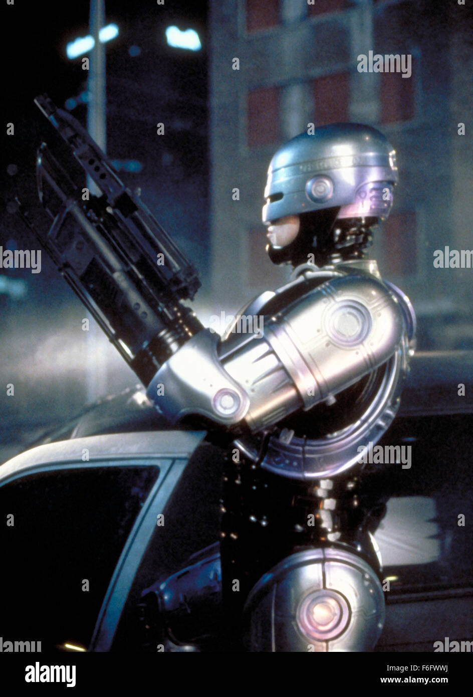 Nov 05, 1993 ; Atlanta, GA, USA ; acteur ROBERT BURKE stars comme Robocop dans le Fred Dekker réalisé action thriller de science-fiction, "Robocop 3". Banque D'Images