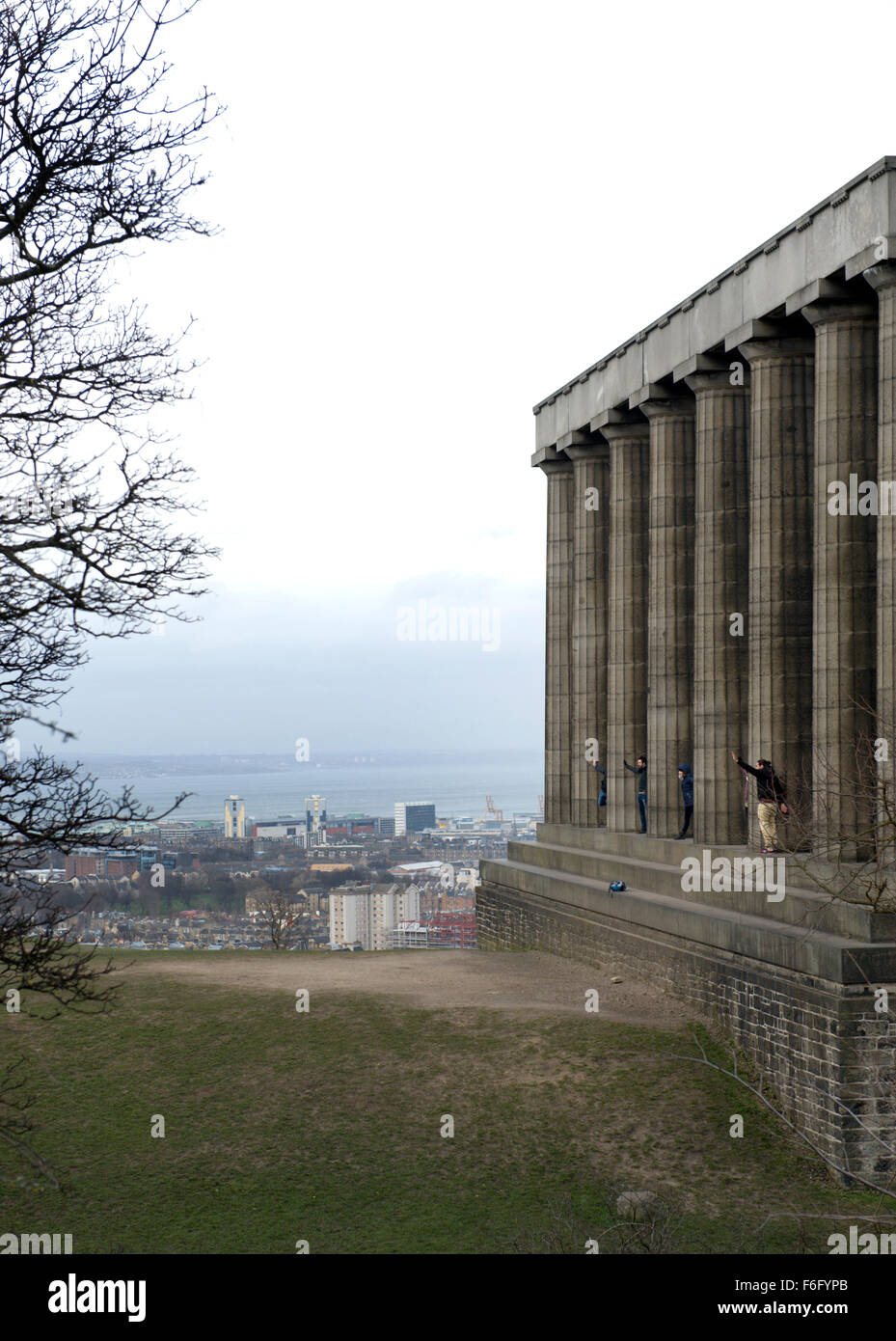 Calton Hill, Édimbourg, monument national, il a été conçu pendant l'1823-6 par Charles Robert Cockerell et William Henry Playfair Banque D'Images