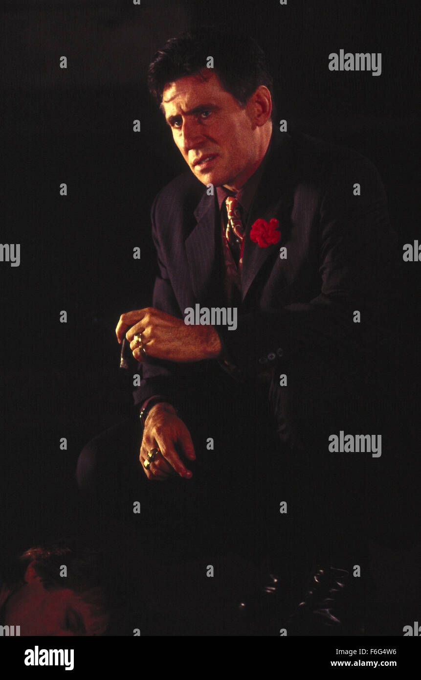 Nov 08, 1996 ; Los Angeles, CA, USA ; acteur Gabriel Byrne comme Ben dans l'Larry Bishop écrit et réalisé, comédie dramatique "Temps de chien". Banque D'Images