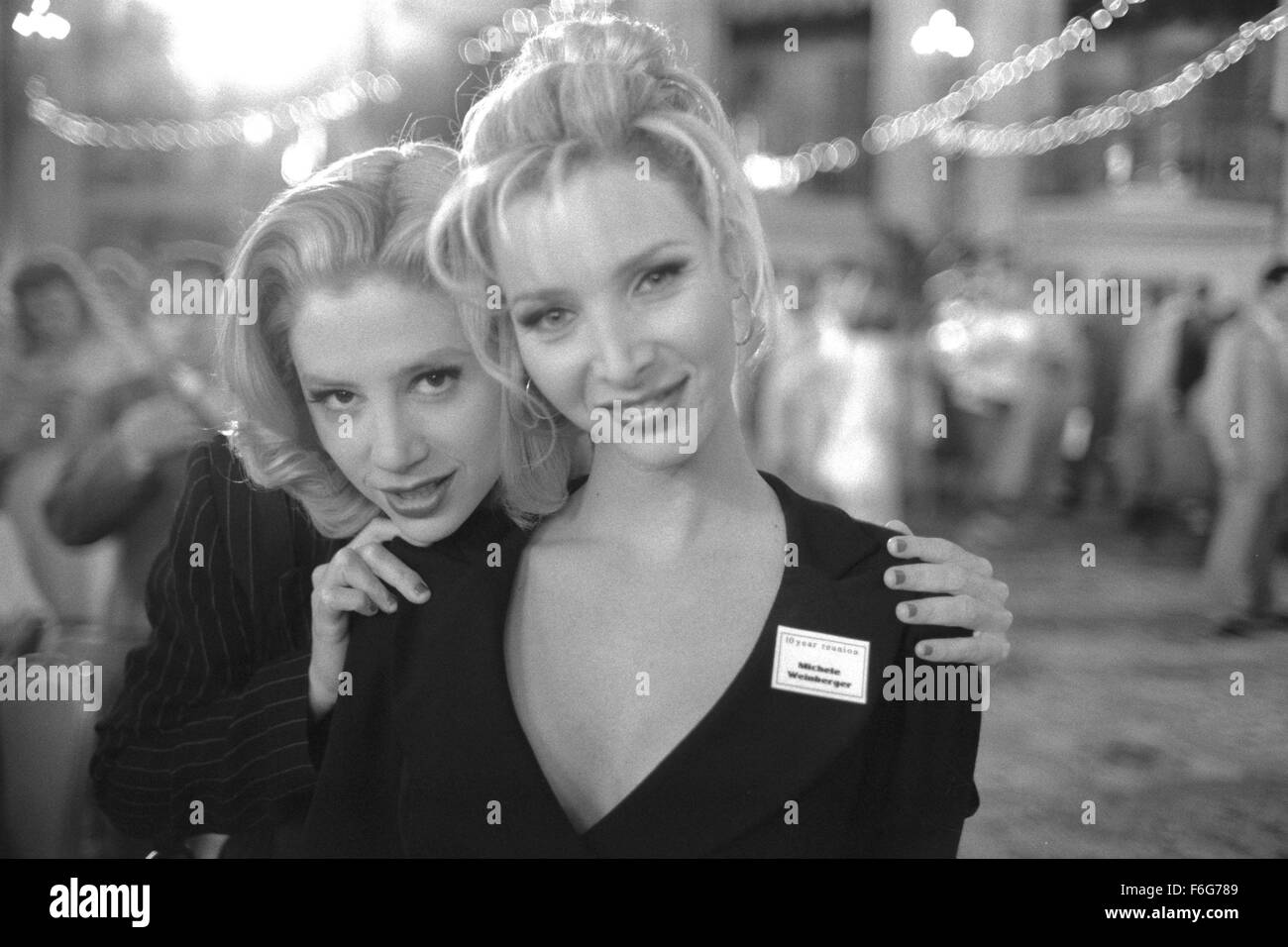 27 mai 1997 ; Los Angeles, CA, USA ; actrices Mira Sorvino que Romy et Lisa Kudrow comme Michele dans 'Romy and Michele's High School Reunion". Réalisé par David Mirkin. Banque D'Images