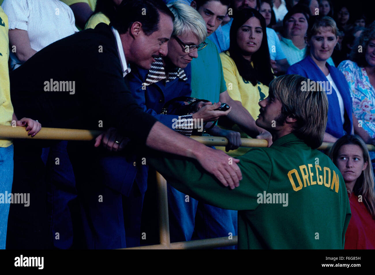 Jan 24, 1997 ; Marysville, Washington, États-Unis ; Acteurs PETER ANTHONY JACOBS comme Ray Prefontaine, LINDSAY CROUSE comme Elfriede Prefontaine et Jared Leto comme Steve Prefontaine dans 'Prefontaine'. Réalisé par Steve James. Banque D'Images