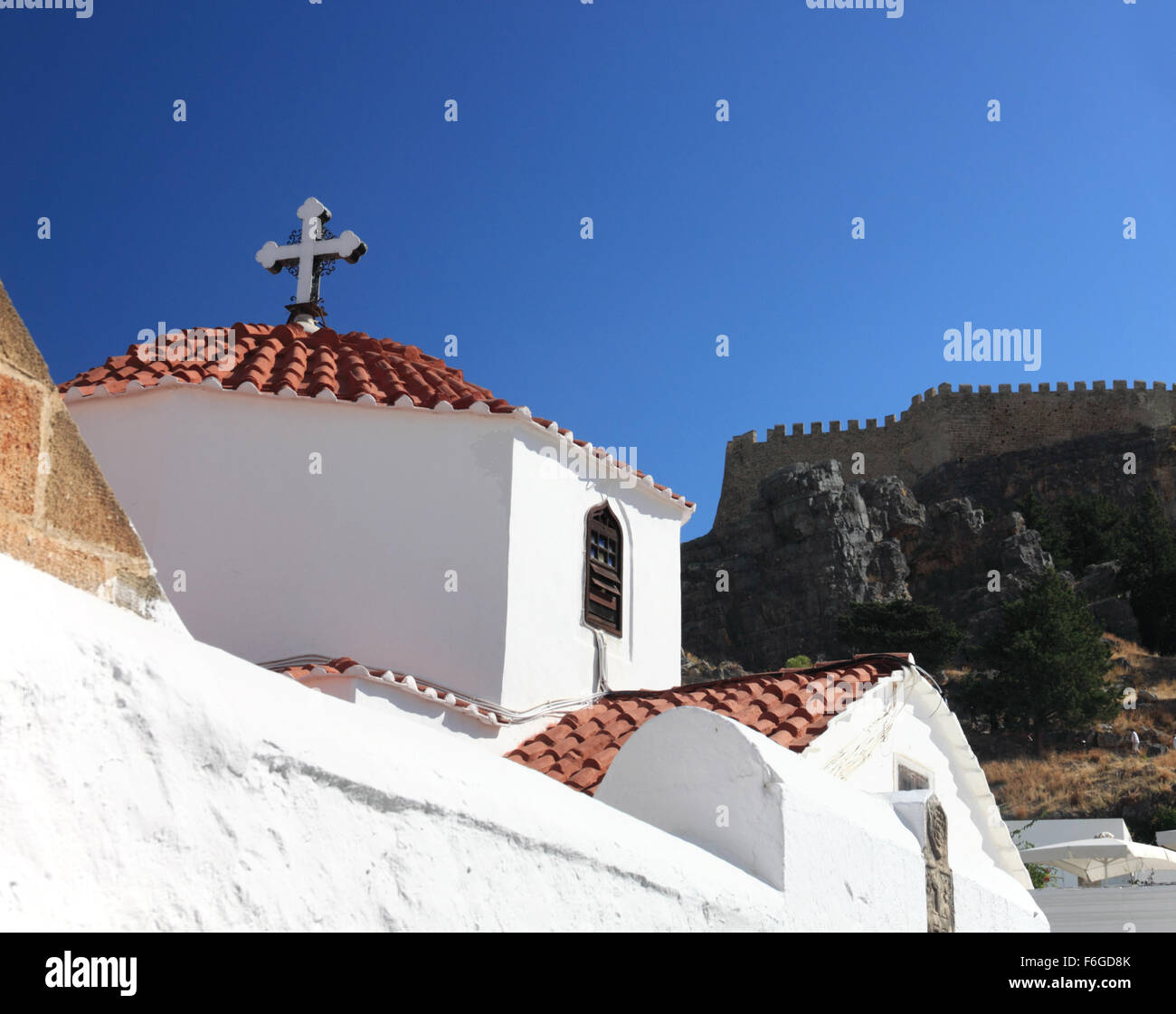 Orthodoc grecque église de Saint Pierre et de l'Acropole, Lindos, Rhodes, Grèce. Banque D'Images Orthodoc grecque église de Saint Pierre et de l'Acropole, Lindos, Rhodes, Grèce. Banque D'Images