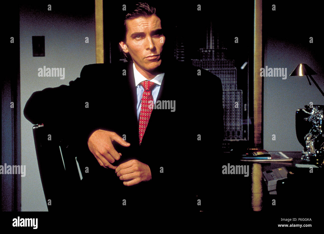 Jan 21, 2000 ; Hollywood, CA, USA ; CHRISTIAN BALE comme Patrick Bateman dans la palpitant, horreur, drame ''American psycho'' réalisé par Mary Harron. Banque D'Images