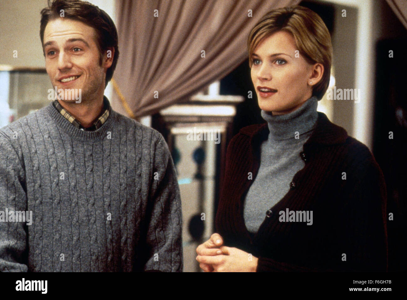 Feb 11, 2000 ; Hollywood, CA, USA ; Michael Vartan comme Charlie Hudson et Natasha Henstridge comme Anna Penn dans la comédie romantique ''Il avait d'être'' réalisé par Steven Feder. Banque D'Images