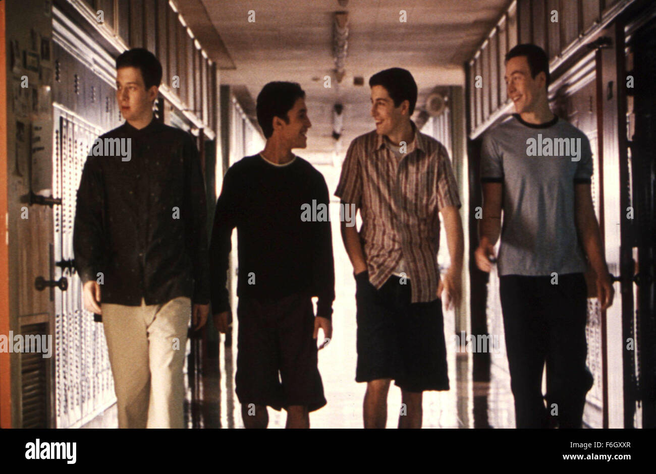 25 mai, 2001 ; Hollywood, CA, USA ; Eddie Kaye Thomas (Finch), Paul THOMAS IAN NICHOLAS (Kevin), Jason Biggs (Jim) et CHRIS KLEIN (oz) dans "American Pie 2". La parcelle réunit les caractères après leur première année au collège. . (Crédit Image : ) Banque D'Images