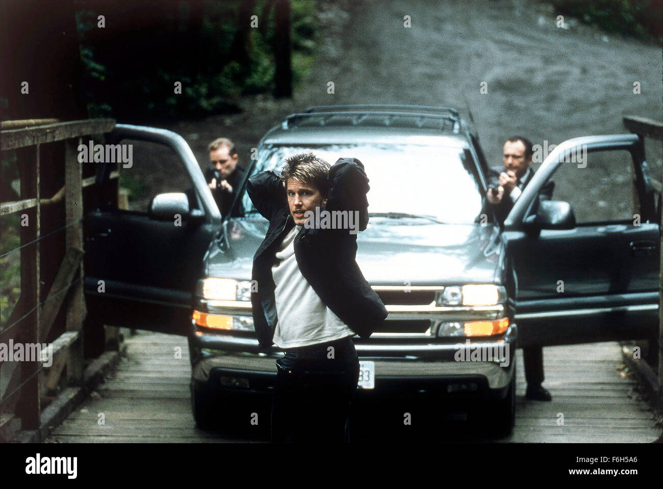 DATE DE SORTIE : Février 20, 2002 TITRE DE LA VIDÉO : Pression STUDIO : freiner Entertainment résumé : deux étudiants med doivent lutter pour survivre à la suite d'un incident inhabituel catapulte dans un monde de l'ennui. LOCHLYN MUNRO comme sur la photo : Patrick Fisher. Banque D'Images