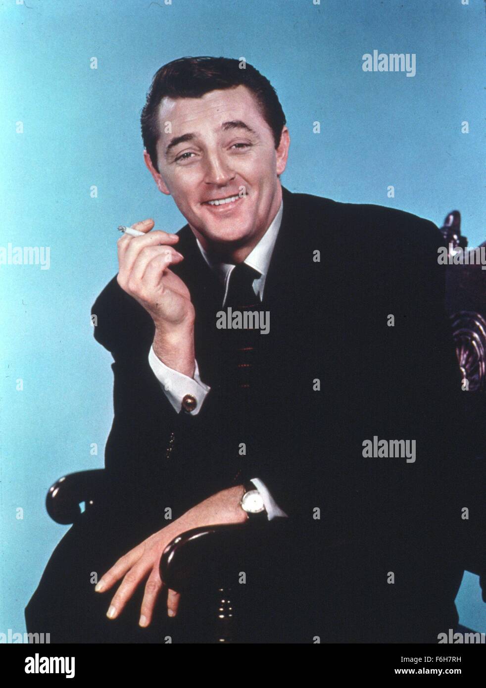 1951, le titre du film : SON GENRE DE FEMME, Directeur : John Farrow, Photo : accessoires, CIGARETTE, John Farrow, Robert Mitchum. (Crédit Image : SNAP) Banque D'Images