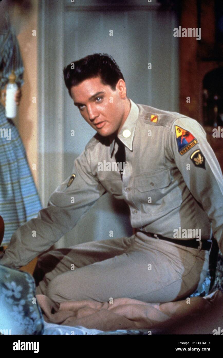 1960, le titre du film : G.I. BLUES, Directeur : NORMAN TAUROG, Studio : Paramount, présenté : l'habillement, de l'armée, ELVIS PRESLEY, NORMAN TAUROG, STUDIO. (Crédit Image : SNAP) Banque D'Images