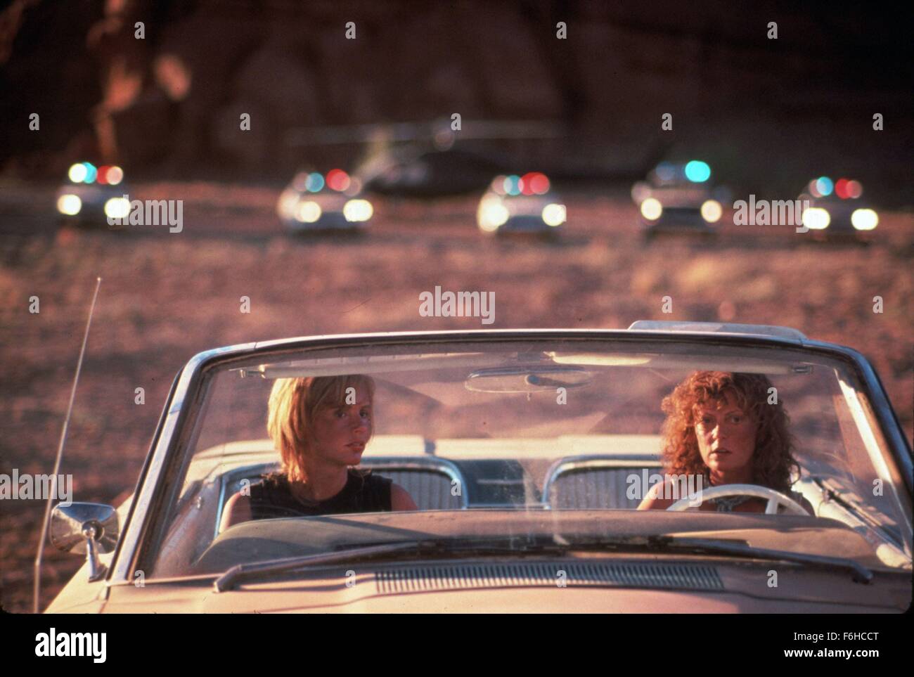 1991, le titre du film : Thelma & Louise, Director : Ridley Scott, Studio : MGM, Photo : GEENA DAVIS, Susan Sarandon. (Crédit Image : SNAP) Banque D'Images