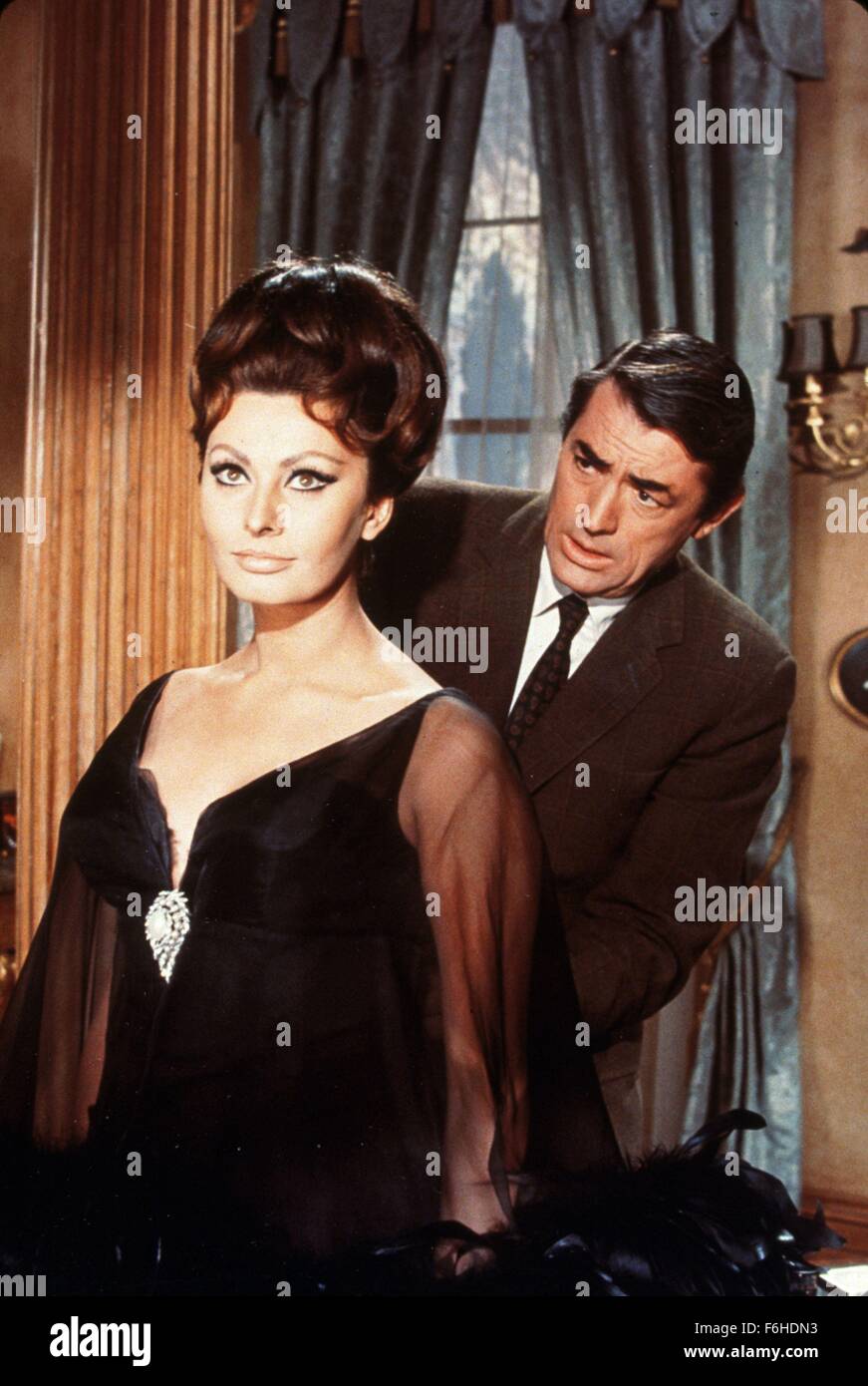 Arabesque 1966 sophia loren Banque de photographies et d’images à haute ...