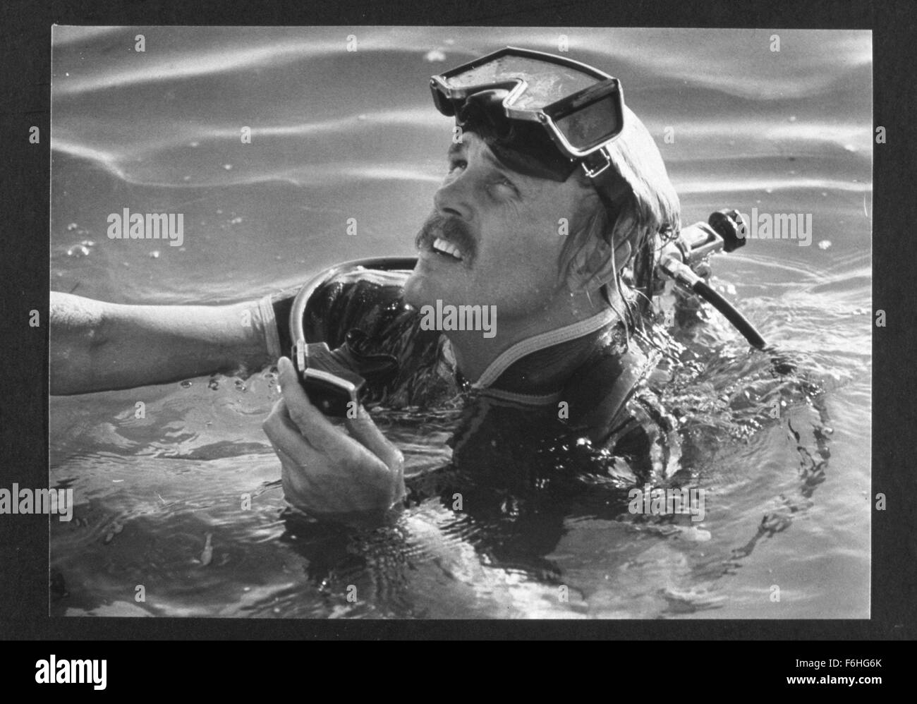 1977, le titre du film : DEEP, Directeur : PETER YATES, Photo : Nick Nolte, DE PLONGÉE SOUS-MARINE, SPORT. (Crédit Image : SNAP) Banque D'Images