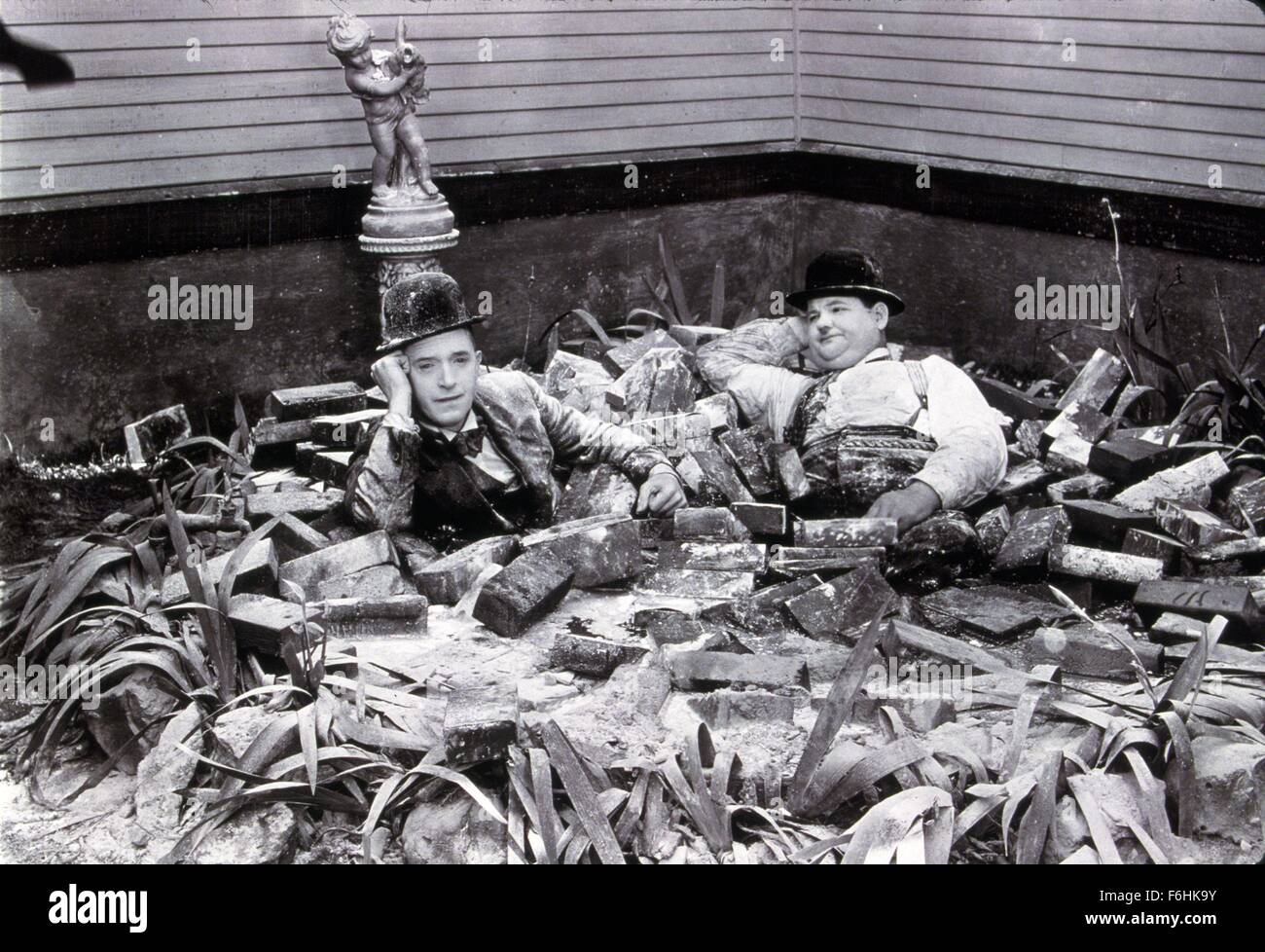 1930, le titre du film : HOG WILD, Directeur : JAMES PARROTT, Studio : MGM, Photo : OLIVER HARDY, Laurel & Hardy, Stan Laurel. (Crédit Image : SNAP) Banque D'Images