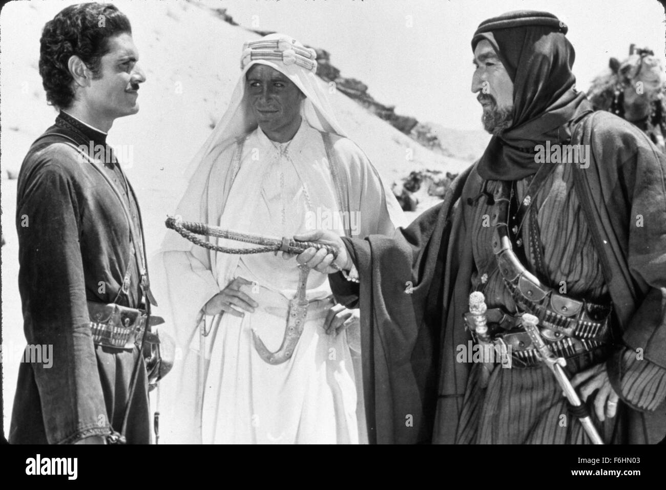 1962, le titre du film : LAWRENCE D'ARABIE, Réalisateur : DAVID LEAN, Photo : 1962, AWARDS - Académie, Meilleure Photo, DAVID LEAN, Peter O'TOOLE, Anthony Quinn. (Crédit Image : SNAP) Banque D'Images