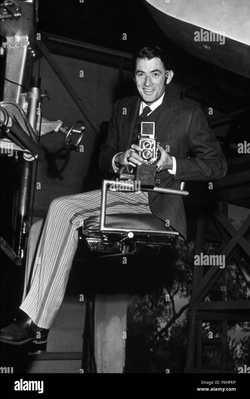 1949, le titre du film : grand pécheur, Directeur : ROBERT SIODMAK, Photo : derrière la scène, maintenez QUI POSENT (caméras), cinéma, Gregory Peck. (Crédit Image : SNAP) Banque D'Images