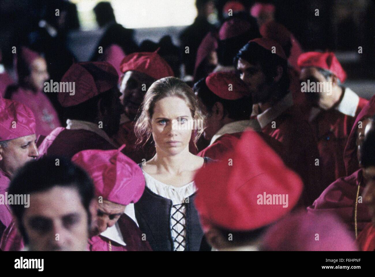1974, le titre du film : ABDICATION, Directeur : ANTHONY HARVEY, Studio : Warner, en Photo : costume de théâtre, ANTHONY HARVEY, Drame historique, religion, Rome, l'image, de la Suède, de Liv Ullmann. (Crédit Image : SNAP) Banque D'Images