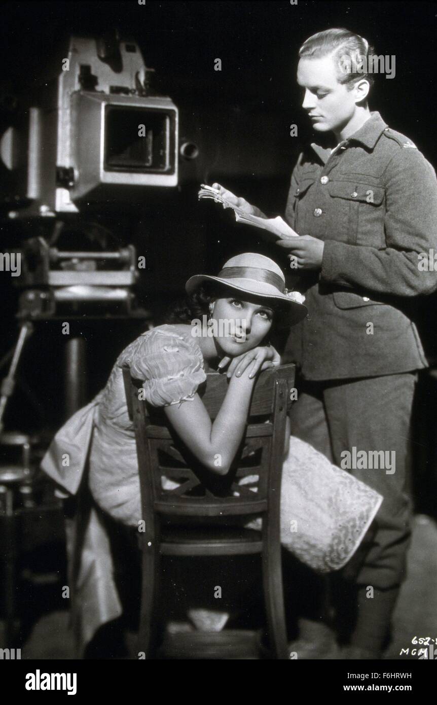 1933, le titre du film : SECRET DE MADAME BLANCHE, Directeur : CHARLES BRABIN, Studio : MGM, Photo : DERRIÈRE LES COULISSES, CHARLES BRABIN, JEAN PARKER. (Crédit Image : SNAP) Banque D'Images
