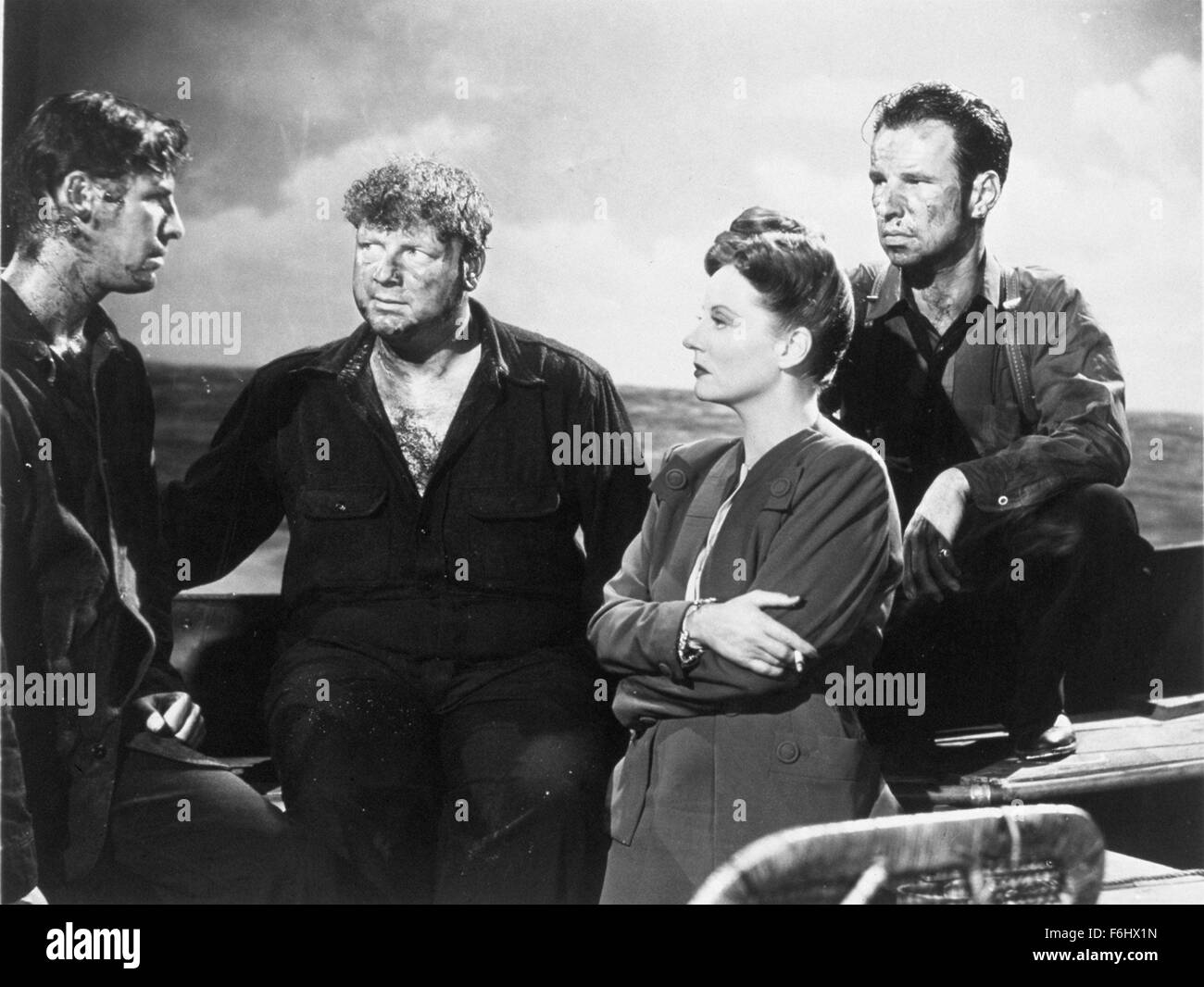 1944, le titre du film : Canot, Directeur : Alfred Hitchcock, Studio : FOX, Photo : Tallulah Bankhead, Hume CRONYN, Alfred Hitchcock, John HODIAK. (Crédit Image : SNAP) Banque D'Images