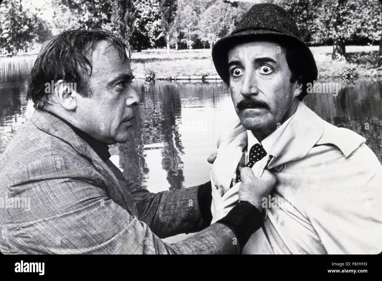 1976, le titre du film : Pink Panther Strikes again, Directeur : BLAKE EDWARDS, Studio : UA, Photo : BLAKE EDWARDS, HERBERT LOM, films de la Panthère rose. (Crédit Image : SNAP) Banque D'Images