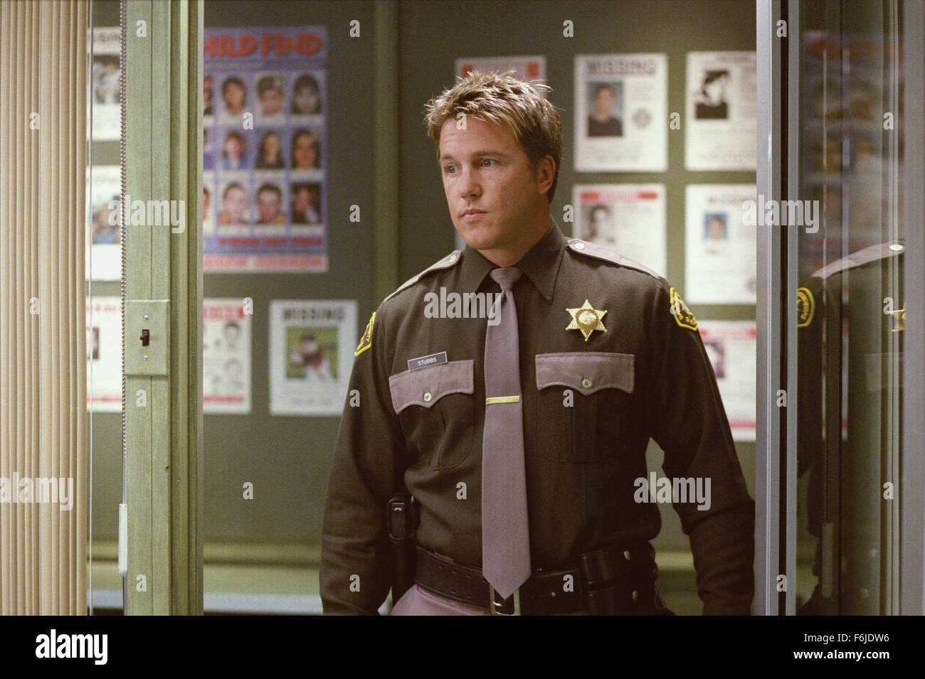 Aug 13, 2003 ; Toronto, Ontario, Canada ; LOCHLYN MUNRO stars comme sous-Scott Stubbs dans le film 'action horreur Freddy Vs. Jason' réalisé par Ronny Yu. Banque D'Images