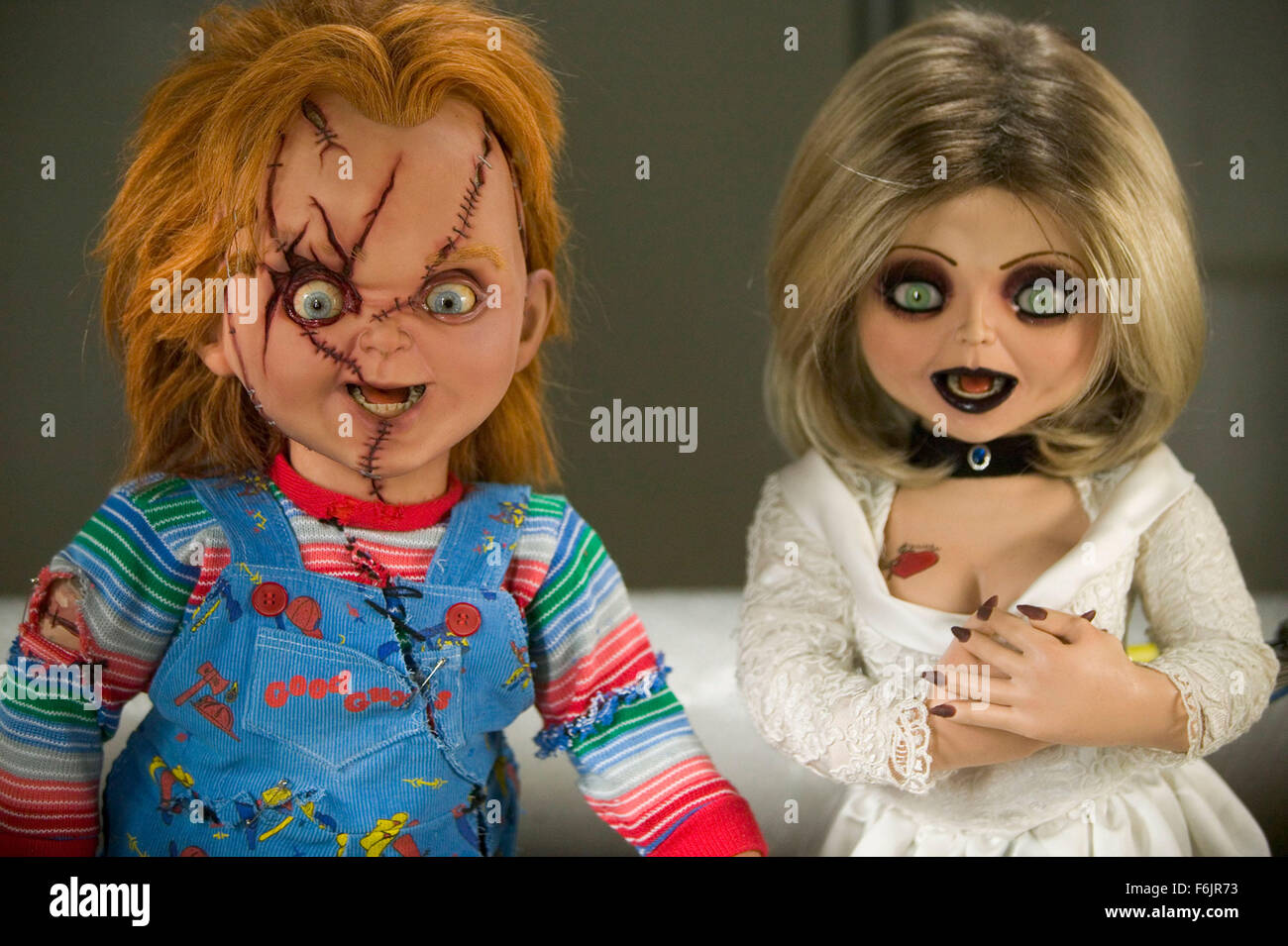 DATE DE SORTIE : Novembre 12, 2004. Titre du film : Seed of Chucky. STUDIO : Rogue Pictures. Résumé : Le tueur doll est de retour ! Glen, l'orphelin doll progéniture de l'irrépressible devilish-doll-venir-à-vie Chucky et son épouse tout aussi tordu Tiffany. Lorsque la production commence sur un film détaillant la légende urbaine de ses parents, exploits mortelle des chefs Glen pour Hollywood où il apporte ses parents assoiffés de retour d'entre les morts. Sur la photo : . Banque D'Images