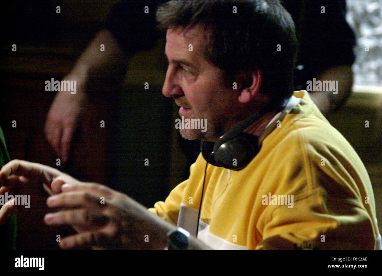 DATE DE SORTIE : 2005. Titre du film : Aurore. STUDIO : CinŽmaginaire Inc. Résumé : Après la mort soudaine de sa mère, Aurore Gagnon est maltraitée par sa belle-mère perturbée que sa ville reste dans le silence suivi de sa mort. Basé sur une histoire vraie. Directeur de la photo : Luc Dionne sur l'ensemble. Banque D'Images